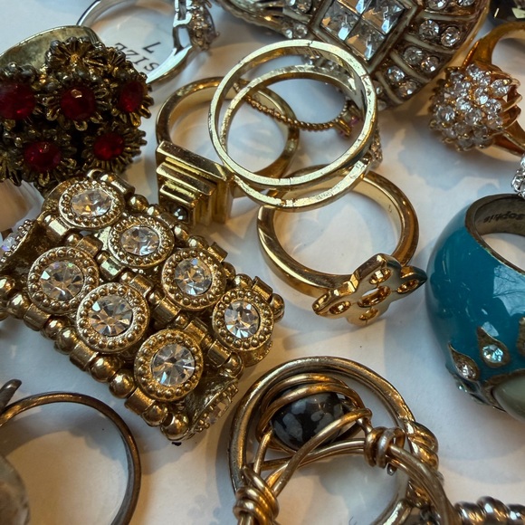 Vintage and Modern Mixed Metals Jewelry Rings Bundle 35 Rings Reseller Lot - Picture 8 of 10